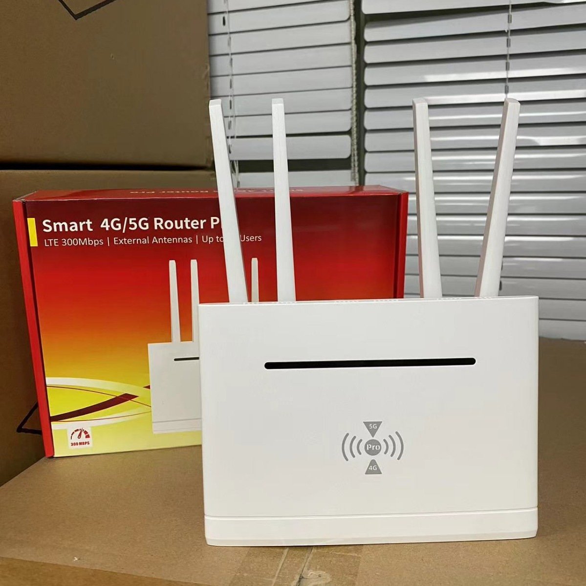 OEM High Gain Antennas Long Distance WiFi Coverage 4G LTE CPE Modem Internet SIM Card Slot 4*RJ45 Ports 2G 3G 4G WiFi Router